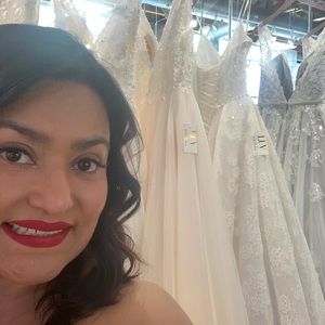 Meet your Posher, Adriana